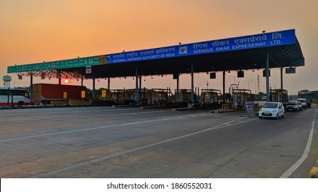 November 2020- Mahroli, Jaipur, India: Center Of National Highway Express Toll Plaza. Side View Of Toll Tax On NHAI.