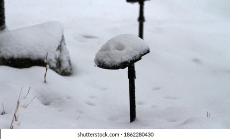 November 22, 2020 - Mississauga, Ontario Canada. A Sudden Snowstorm Hit In The Greater Toronto Area.