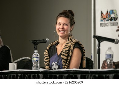 Novi, MI - October 16, 2022: Alaina Huffman With Jim Beaver And Steven Williams Host A Supernatural Panel At Motor City Comic Con