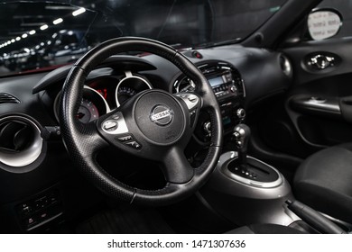 Bilder Stockfoton Och Vektorer Med Nissan Juke Shutterstock