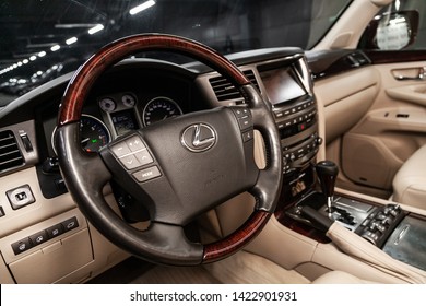 Lexus Lx570 Images Stock Photos Vectors Shutterstock