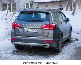 Novosibirsk, Russia - March 11 2021: Private Awd All-wheel Drive Brown Metallic Color Chinese Family Midsize SUV Great Wall Haval H6, New Car Crossover Made In China Parking On Snow Winter Street