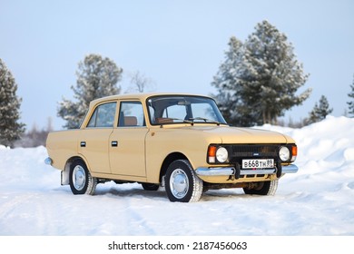 Novyy Urengoy, Russia - February 4, 2022: Soviet Classic Car Izh-Moskvich-412 At A Snow Covered Countryside.