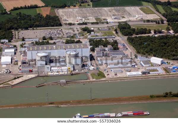 ドイツとの国境にあるフランスの原子力発電所 フェッセンハイム の写真素材 今すぐ編集