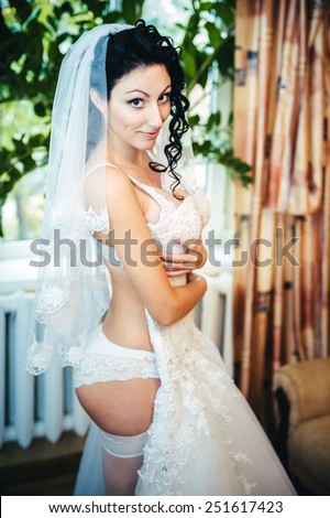 posing nude bride Altairboy lick er