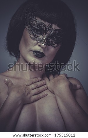 nude-black-thread