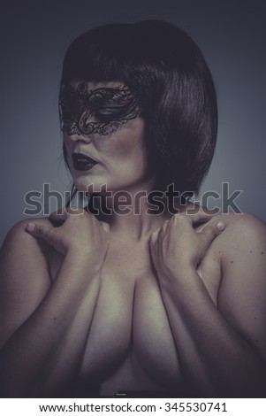 Laws nude black thread