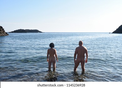 Gallery Nudism Vacation - ImÃ¡genes, fotos de stock y vectores sobre Naked Man Sun ...