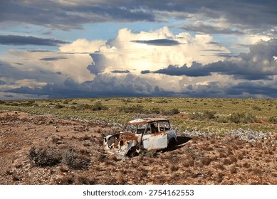 The Nullabor Plain is an arid and inhospitable environment and yet thousands of tourists travel this vital east west link across Australia. Many have succumbed to the elements as this Morris Minor wreck lays evident of.