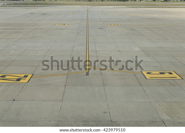 number of outdoor
airplane parking in
airport