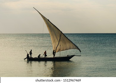 UNC 5 Fufiyaa dhow / fishing boats 2000 see UV & w/m images Maldives P18e