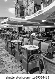 Nuremberg, Germany, On August 21, 2018. People Have Rest In Typical Cafe In Old Town