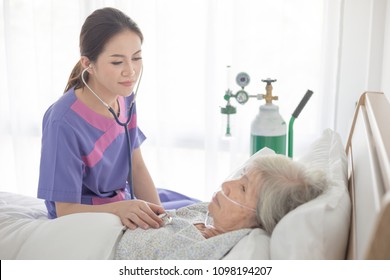 Nurse Screening Old Asian Patient , Elderly Health Care , Palliative Care