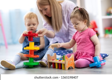 Petite Enfance Images Photos Et Images Vectorielles De Stock Shutterstock