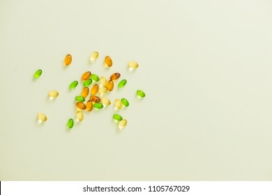 Nutrition And Vitamin Filling In Colorful Soft Gelatin Capsule