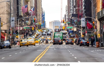 NY - MANHATTAN, 01 JAN 2015: Classic Scenario Of Traffic Jam Long The New York City Street