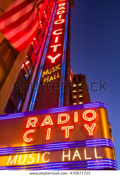 Ny Manhattan Circa Dec 2014 Radio Stock Photo (Edit Now) 470871725