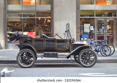 NY, US - MAY 29, 2016: A Beautiful Vintage American Car Parked At One William Street.