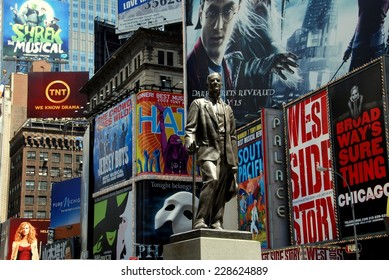 NYC - July 4, 2009: Statue Of Famed Showman George M. Cohan And Huge Outdoor Billboards Promoting Broadway Musicals In Times Square