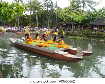 Oahu, USA - April 11, 2008: Boat Parade Is Running At Polynesian Cultural Center In Spring.