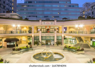 Oakland, California / United States Of America - 2/16/2020: Oakland Chinatown At Night