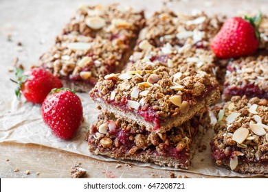 oat crumble bars with strawberries