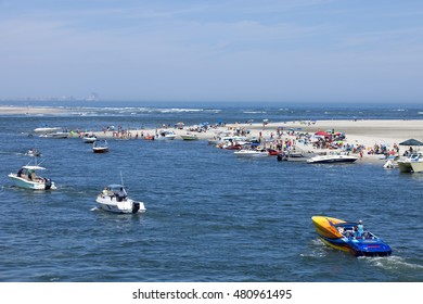 Ocean City, New Jersey, USA - July 24, 2016: A Popular Beach Destination For The Summer Tourist To Take Boats Is Corson's Inlet Located Between Strathmere And Ocean City, New Jersey On July 24, 2016