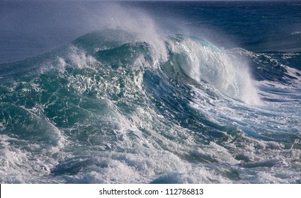 高波 の画像 写真素材 ベクター画像 Shutterstock