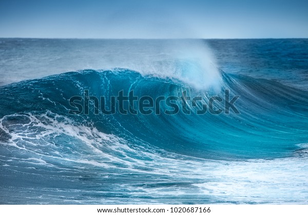 風の強い天気の海波 の写真素材 今すぐ編集
