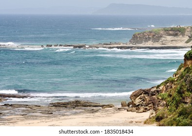 ocean waves comming to shore