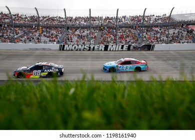 October 07, 2018 - Dover, Delaware, USA: Alex Bowman (88) Races During The Gander Outdoors 400 At Dover International Speedway In Dover, Delaware.