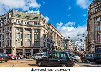 October 20, 2014: Oxford Circus With Its Car Traffic, In London, England, United Kingdom