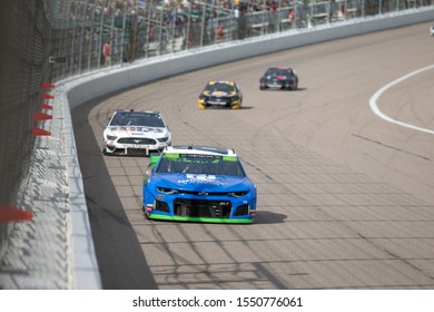 October 20, 2019 - Kansas City, Kansas, USA: Alex Bowman (88) Races For Position For The Hollywood Casino 400 At Kansas Speedway 