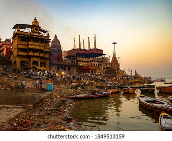 october 2020 varanasi,india
beautiful view of Varanasi city with old architectural buildings and temples and the holy Manikarnika ghat at Varanasi