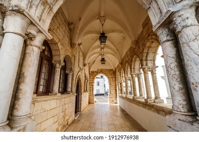 October 6, 2020 - Estremoz, Portugal: Medieval arcades next to Saint Mary church 