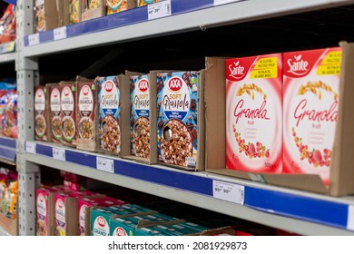 Odessa, Ukraine - November 9, 2021: Showcase With Oatmeal, Muesli, Muesli In Assortment. Instant Porridge. Inside The Metro Cash Carry Supermarket.