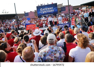 O'FALLON - AUGUST 31: Former Arkansas Governor Mike Huckabee (L) Speaks At A McCain Rally In O'Fallon Near St. Louis, MO On August 31, 2008