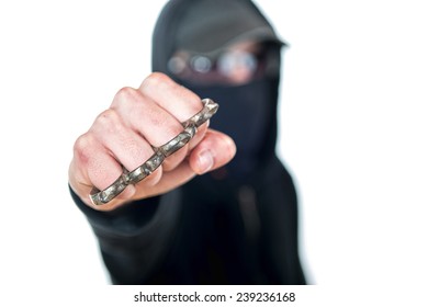 an offender attack with Brass knuckles