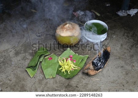 Offerings of flowers and fruits in the kuda lumping show.