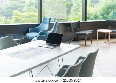 An Office With No People