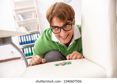 Office Prank With Sharp Thumbtacks On Chair