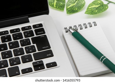 Office work image　Laptop image