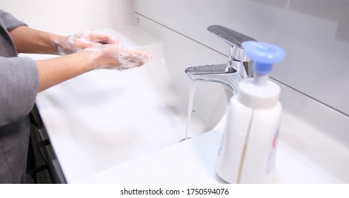 5,992 Health worker hand washing Images, Stock Photos & Vectors ...