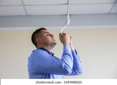 Bilder Stockfotos Und Vektorgrafiken Man From Hanging Noose