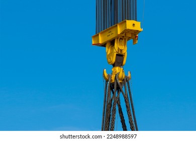 Offshore heavy duty 7000-tonne crane block and hook
