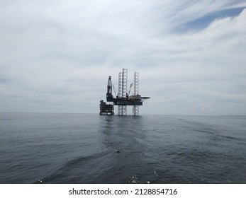 Offshore Jack Up Drilling Rig For Oil And Gas Exploration