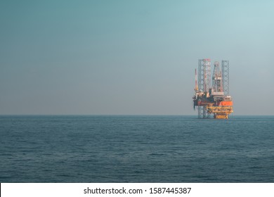 Offshore Mobile Drilling Unit Jack Rig Stock Photo 1587445387 ...