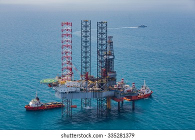 Offshore Oil Rig Drilling Platform Gulf Stock Photo 335281379 ...