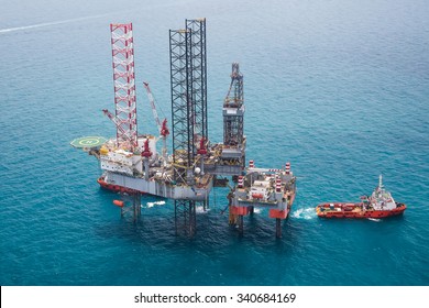 Offshore oil rig drilling platform with dingy light