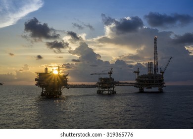 Offshore Oil Rigs Production Platforms During Stock Photo 319365776 ...